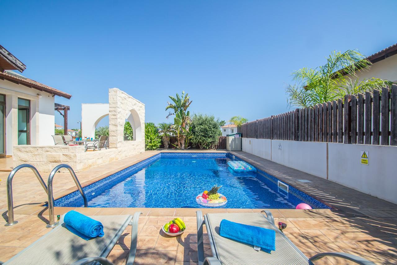 Rada'S Vacation Home Айя-Напа Экстерьер фото