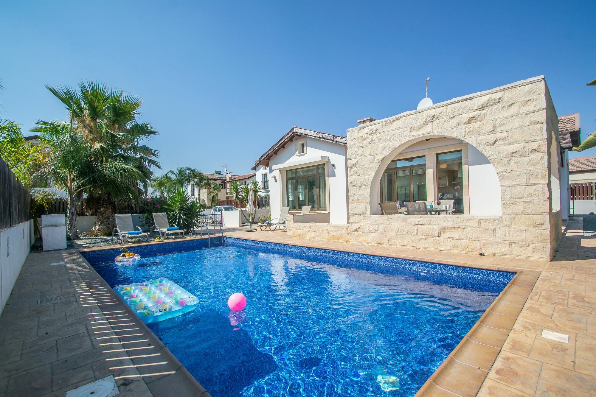 Rada'S Vacation Home Айя-Напа Экстерьер фото